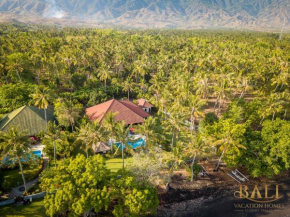 Breathtaking oceanfront 3BR Villa with infinity pool!